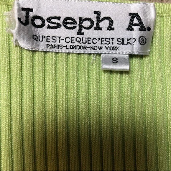 Bright Green V Neck Ruffle Ribbed Long Sleeve! - Picture 4 of 5